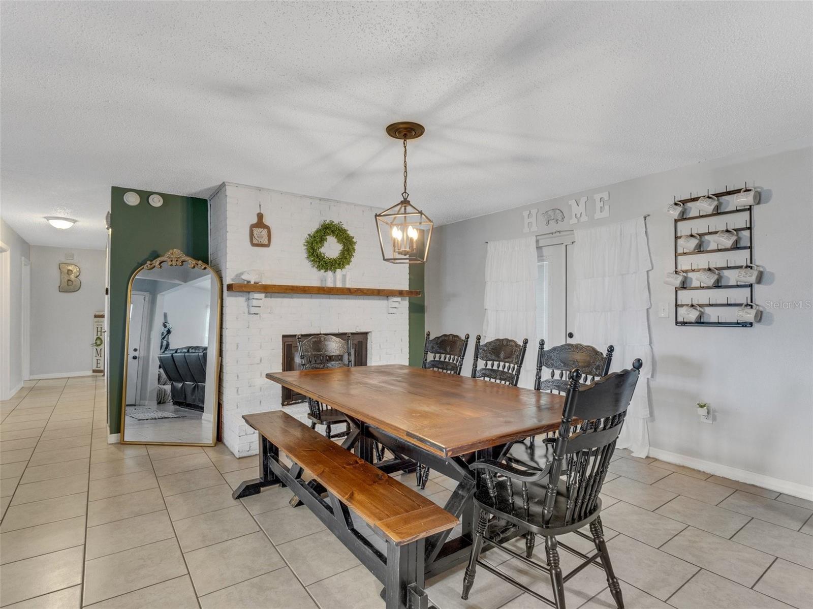 Image 16 of 41 For 901 Swann Drive