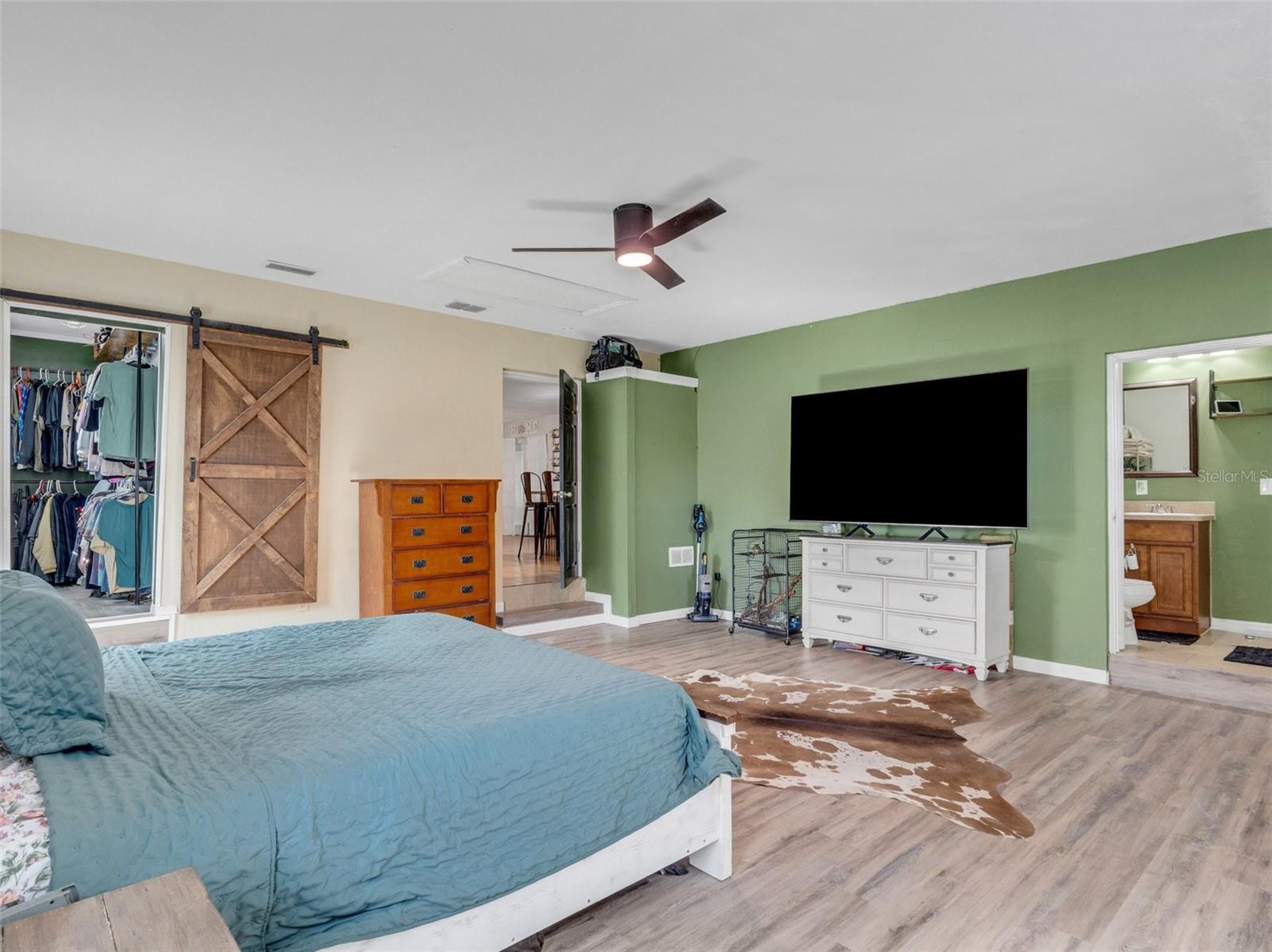 Image 25 of 41 For 901 Swann Drive