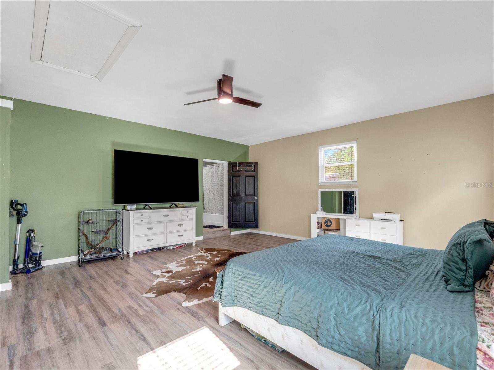Image 26 of 41 For 901 Swann Drive