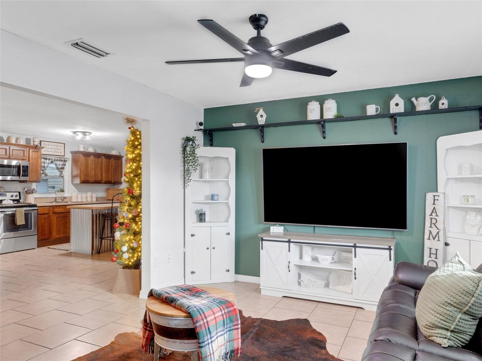 Image 3 of 41 For 901 Swann Drive