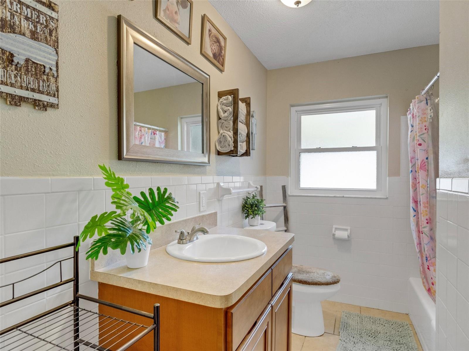 Image 30 of 41 For 901 Swann Drive