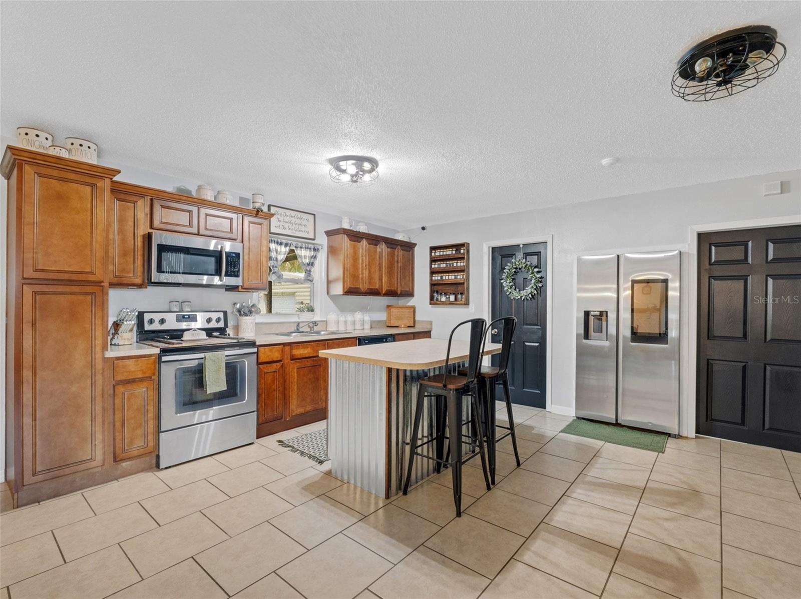 Image 8 of 41 For 901 Swann Drive
