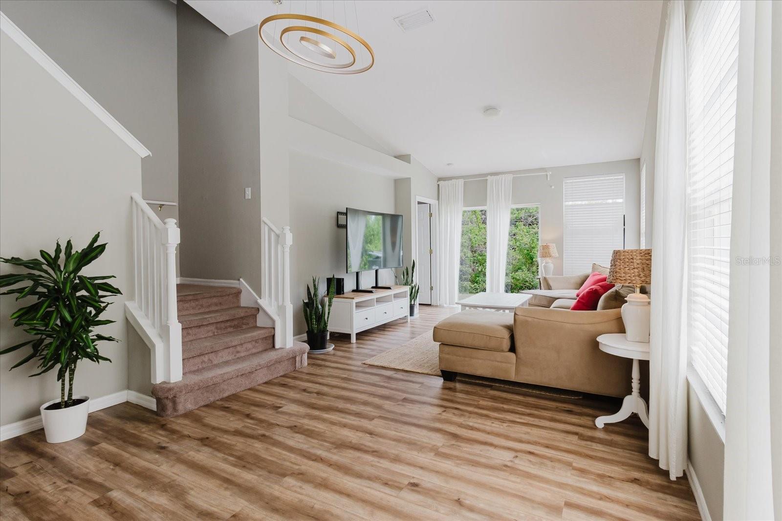 Image 10 of 99 For 6260 Olivedale Drive