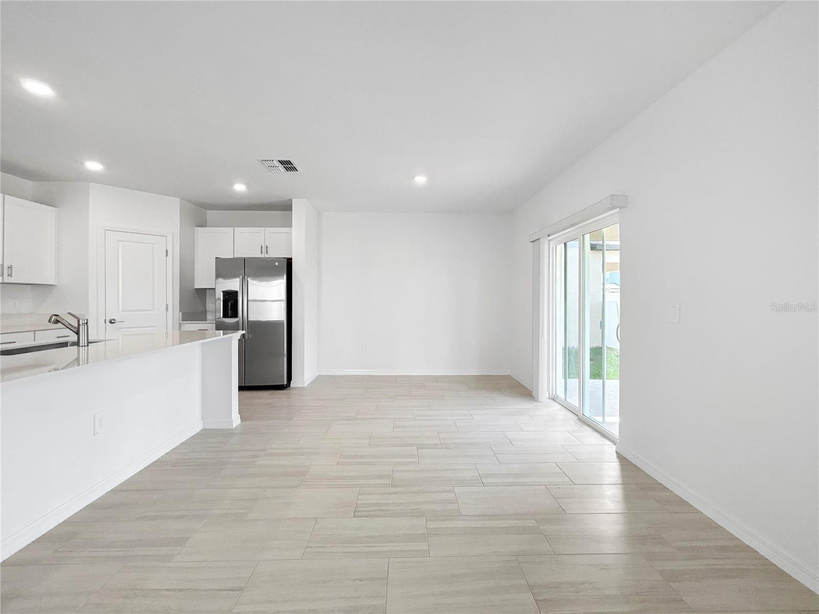 Image 10 of 43 For 17570 Shirewood Way