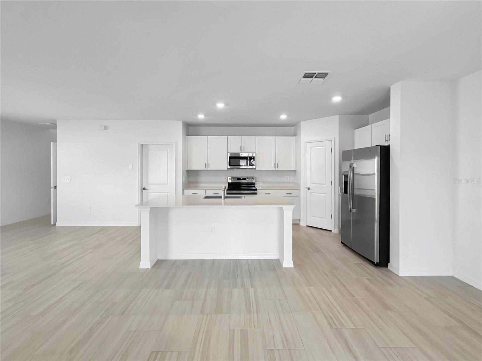 Image 11 of 43 For 17570 Shirewood Way