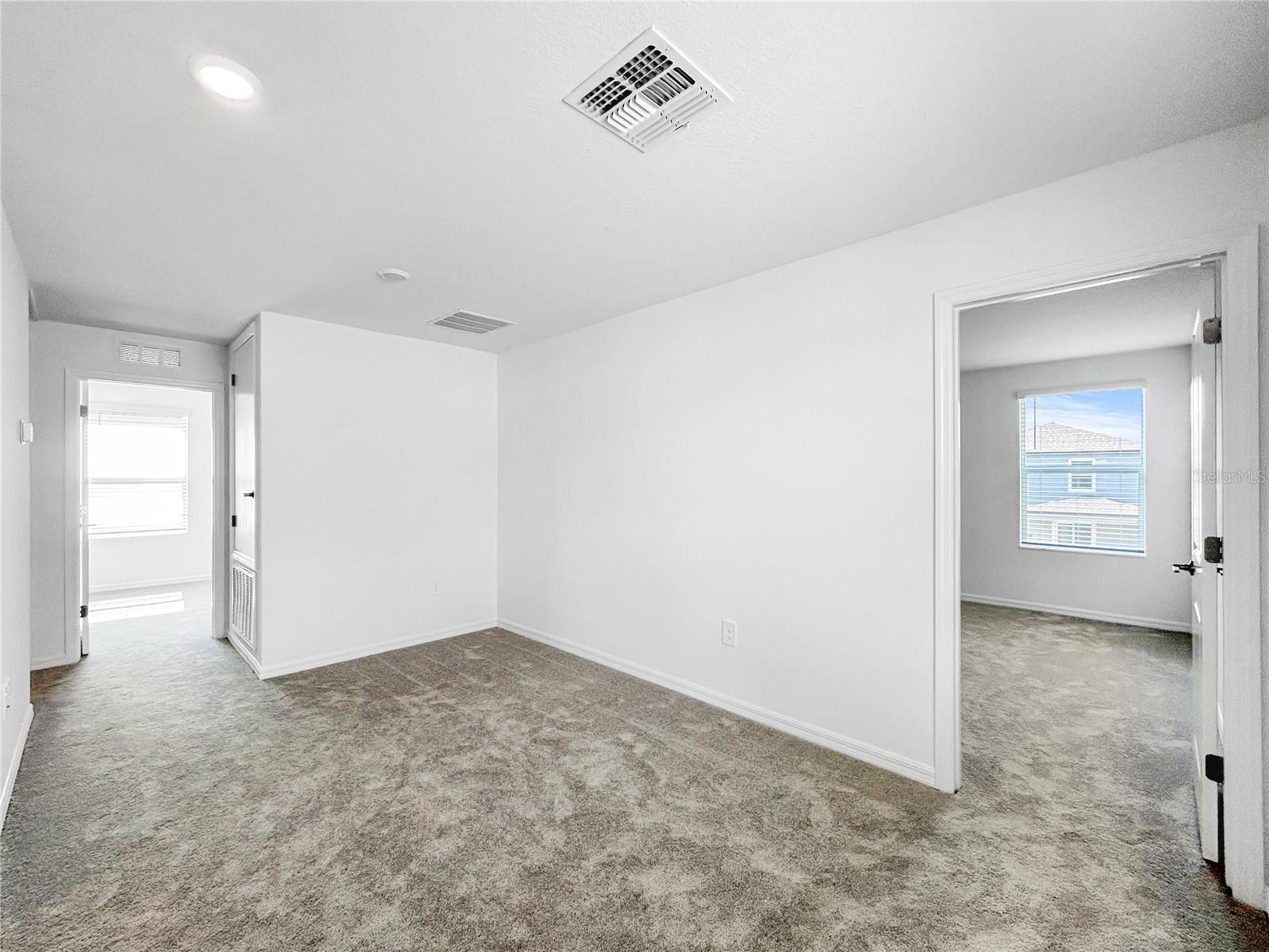 Image 17 of 43 For 17570 Shirewood Way
