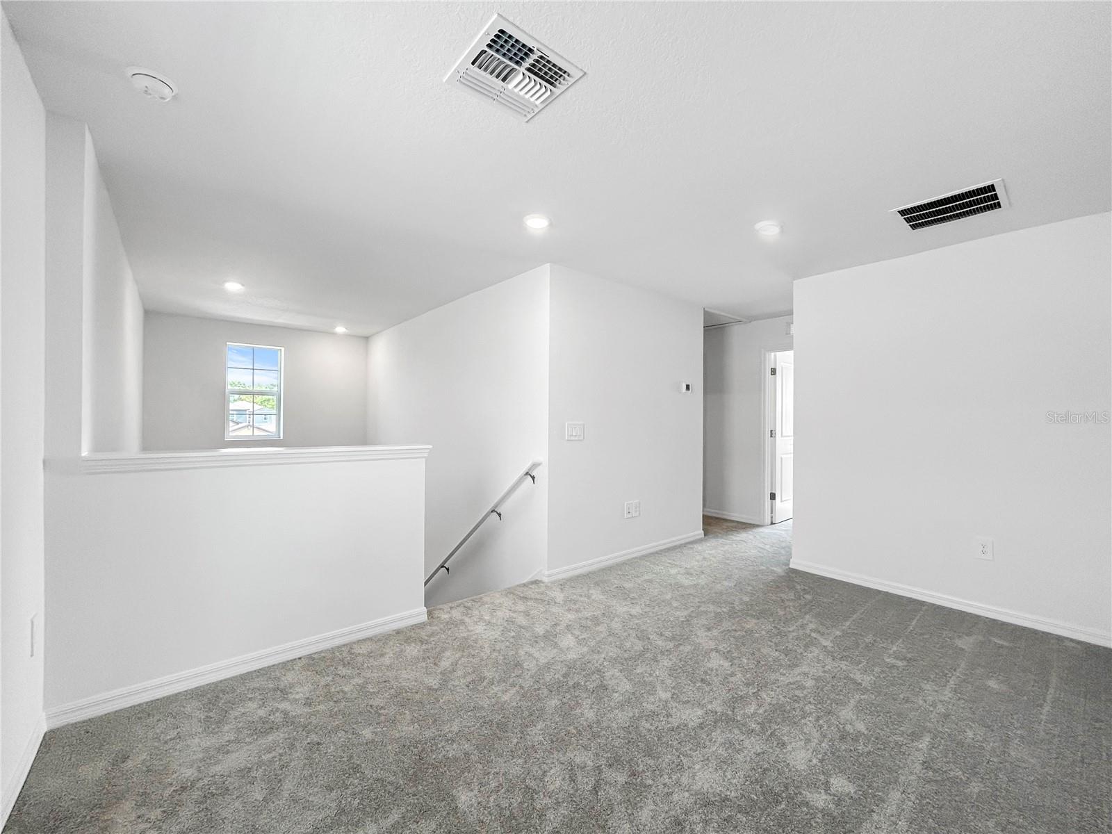 Image 18 of 43 For 17570 Shirewood Way