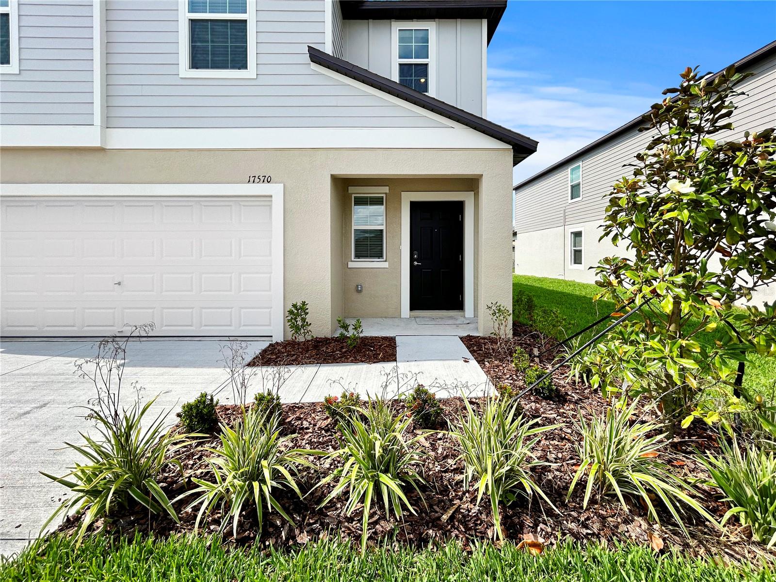 Image 2 of 43 For 17570 Shirewood Way