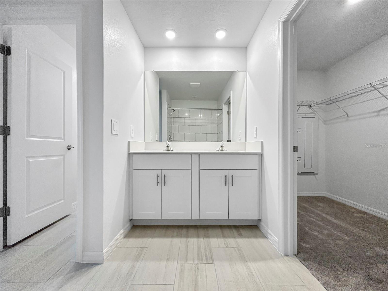 Image 21 of 43 For 17570 Shirewood Way