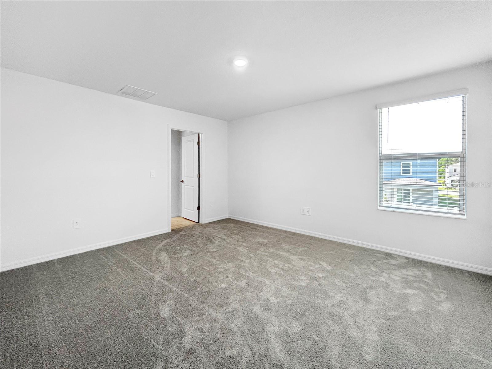 Image 24 of 43 For 17570 Shirewood Way