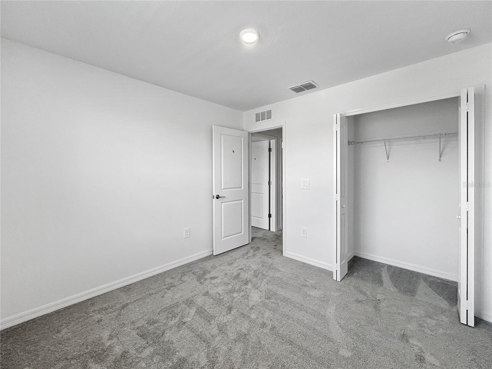 Image 27 of 43 For 17570 Shirewood Way