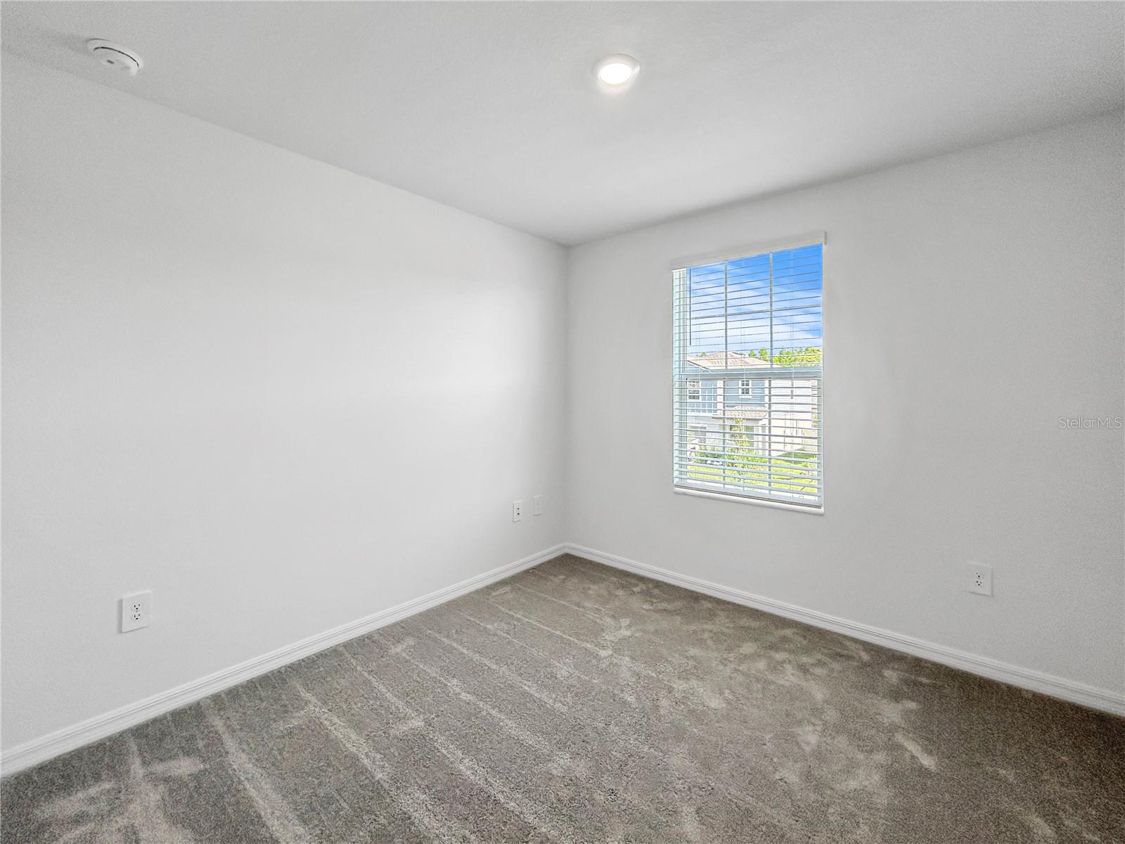 Image 31 of 43 For 17570 Shirewood Way