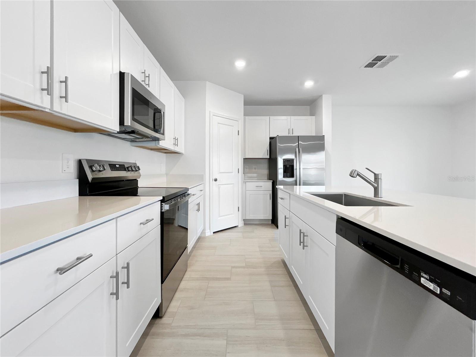 Image 9 of 43 For 17570 Shirewood Way