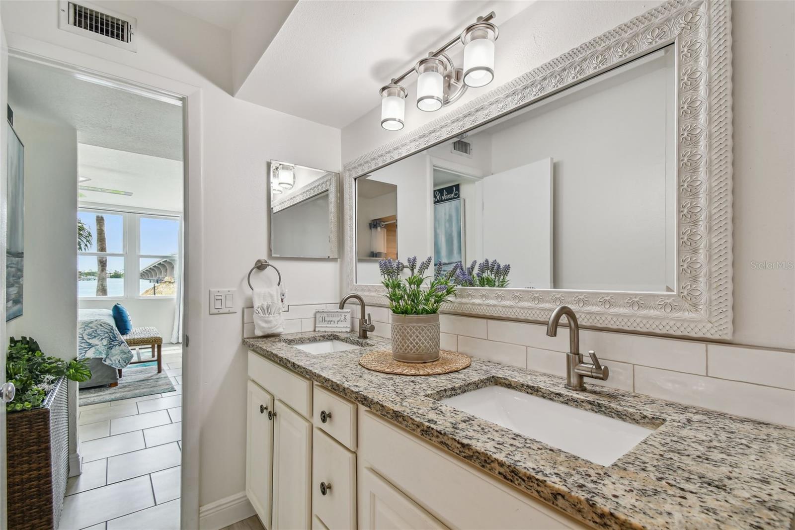 Image 21 of 38 For 5701 Bahia Del Mar Circle 105