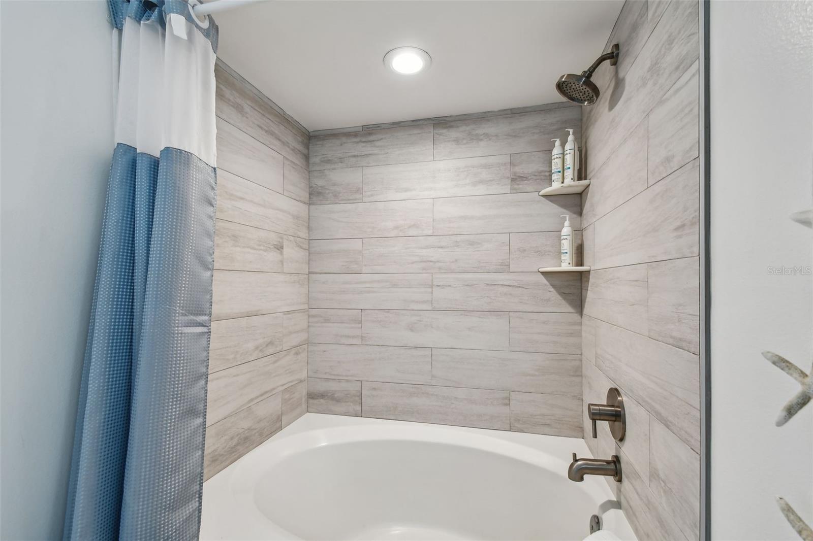 Image 23 of 38 For 5701 Bahia Del Mar Circle 105