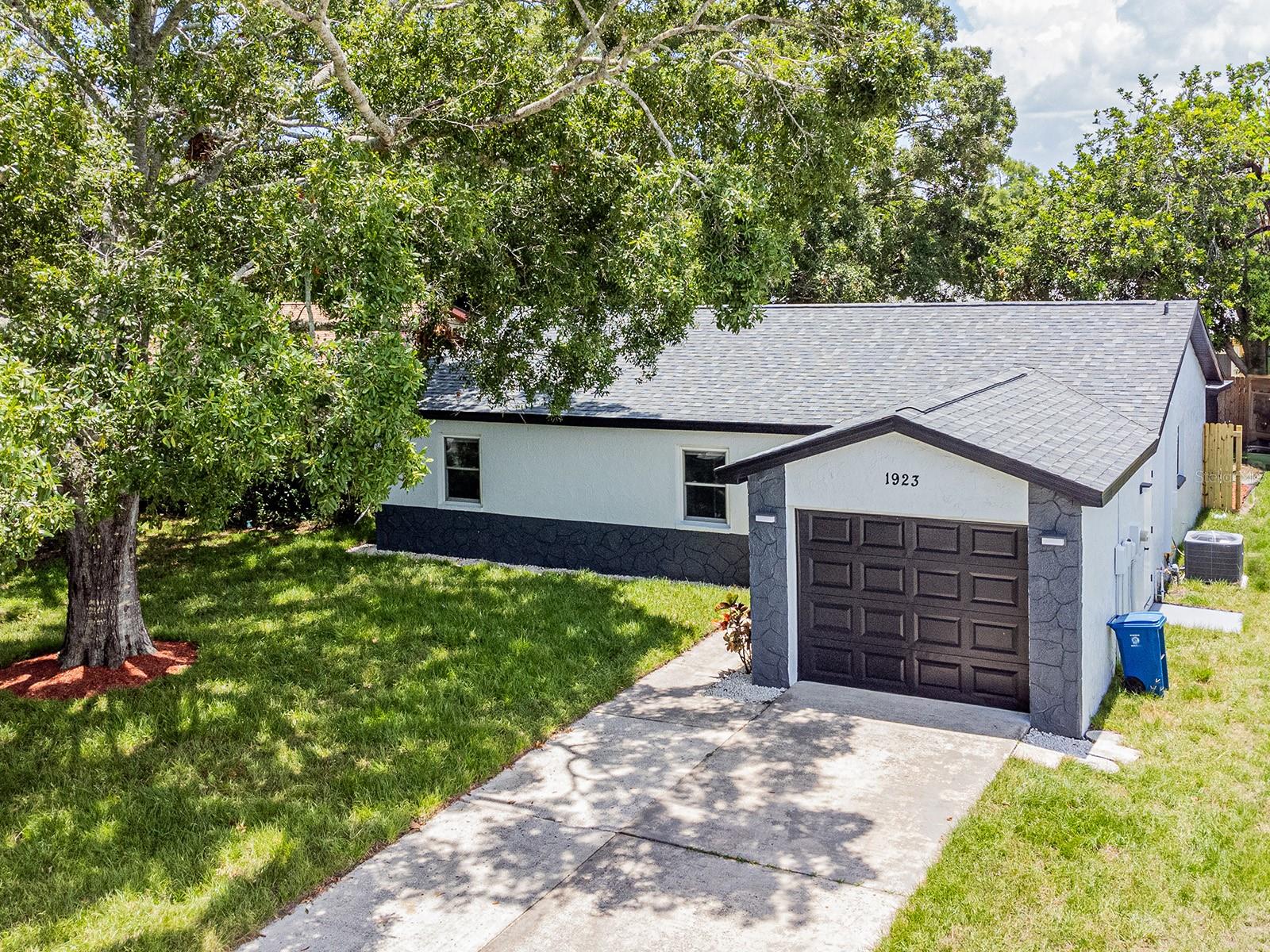 Details for 1923 Montego Court, OLDSMAR, FL 34677