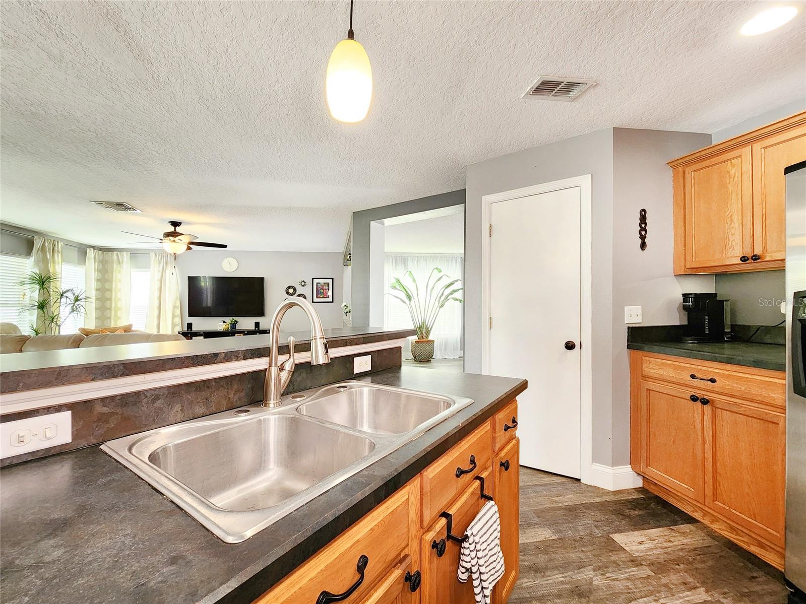 Image 20 of 66 For 3112 Kearns Road