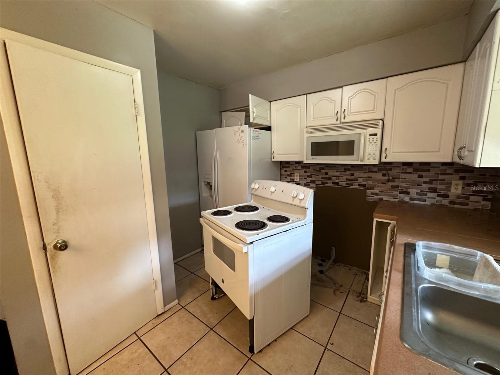 Image 15 of 45 For 27143 Wakefield Drive