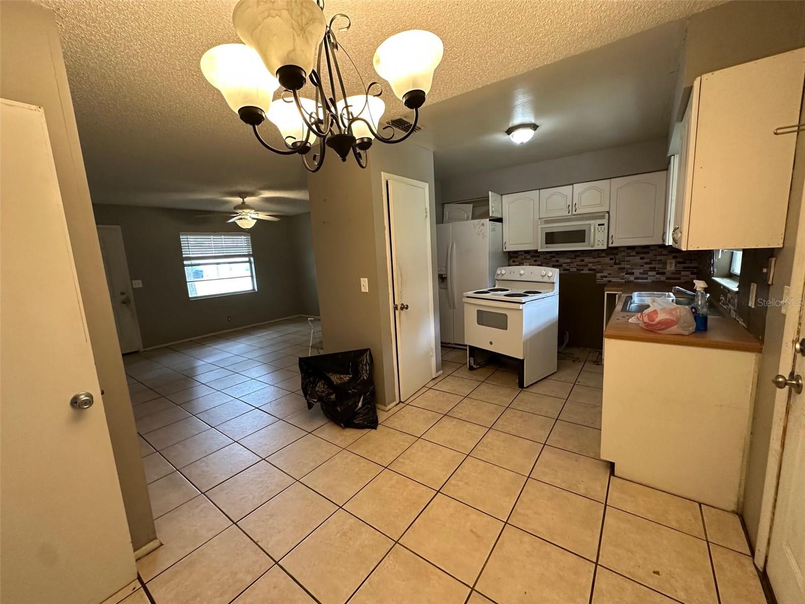 Image 17 of 45 For 27143 Wakefield Drive