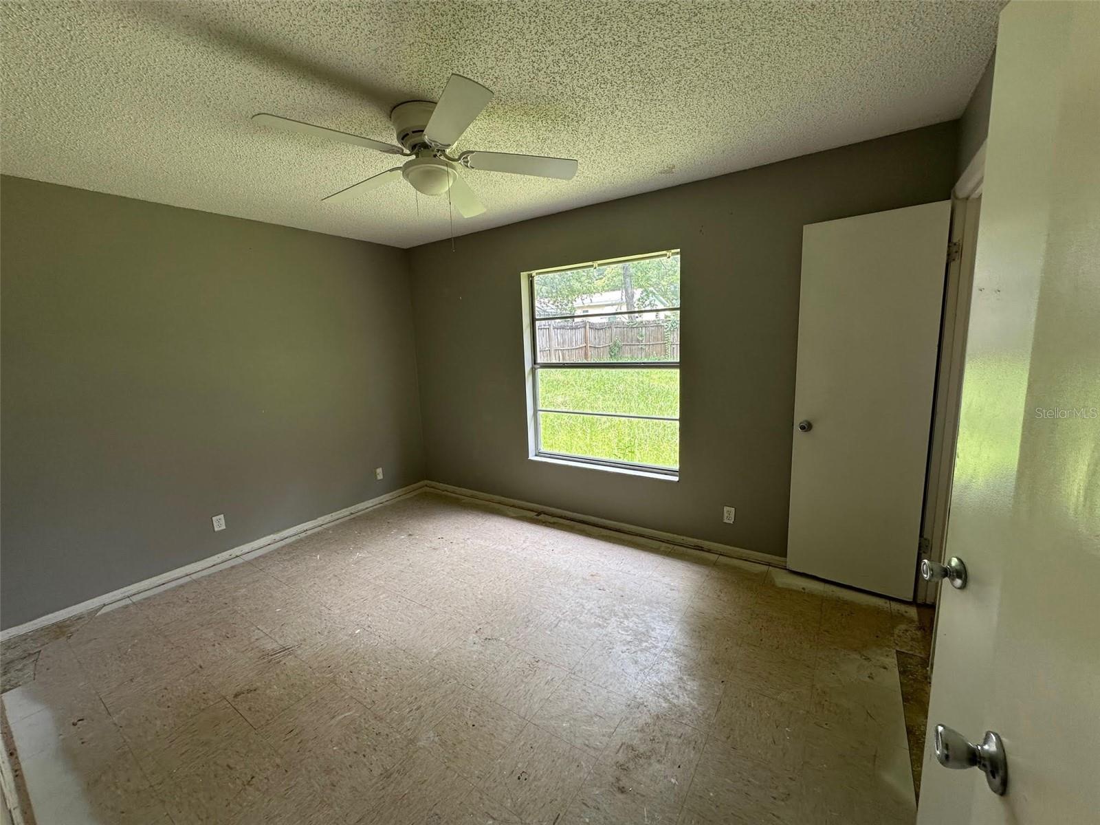 Image 24 of 45 For 27143 Wakefield Drive