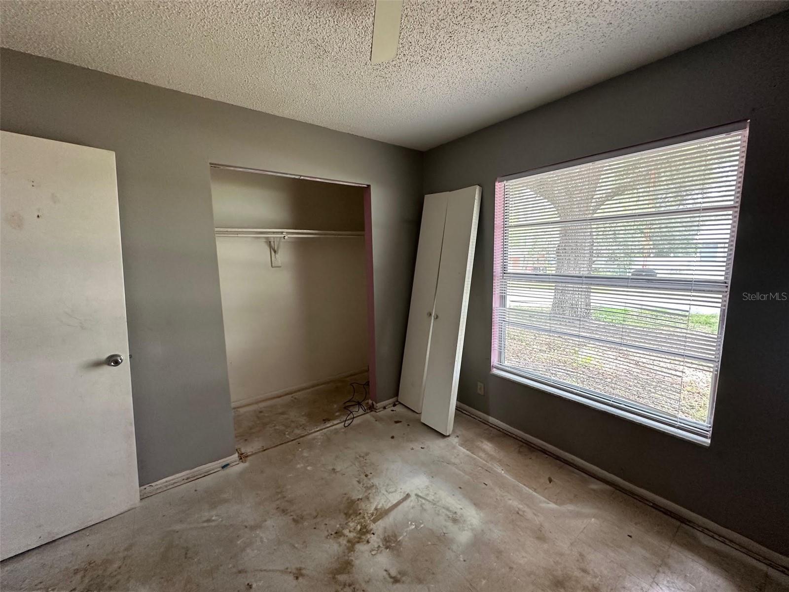 Image 33 of 45 For 27143 Wakefield Drive