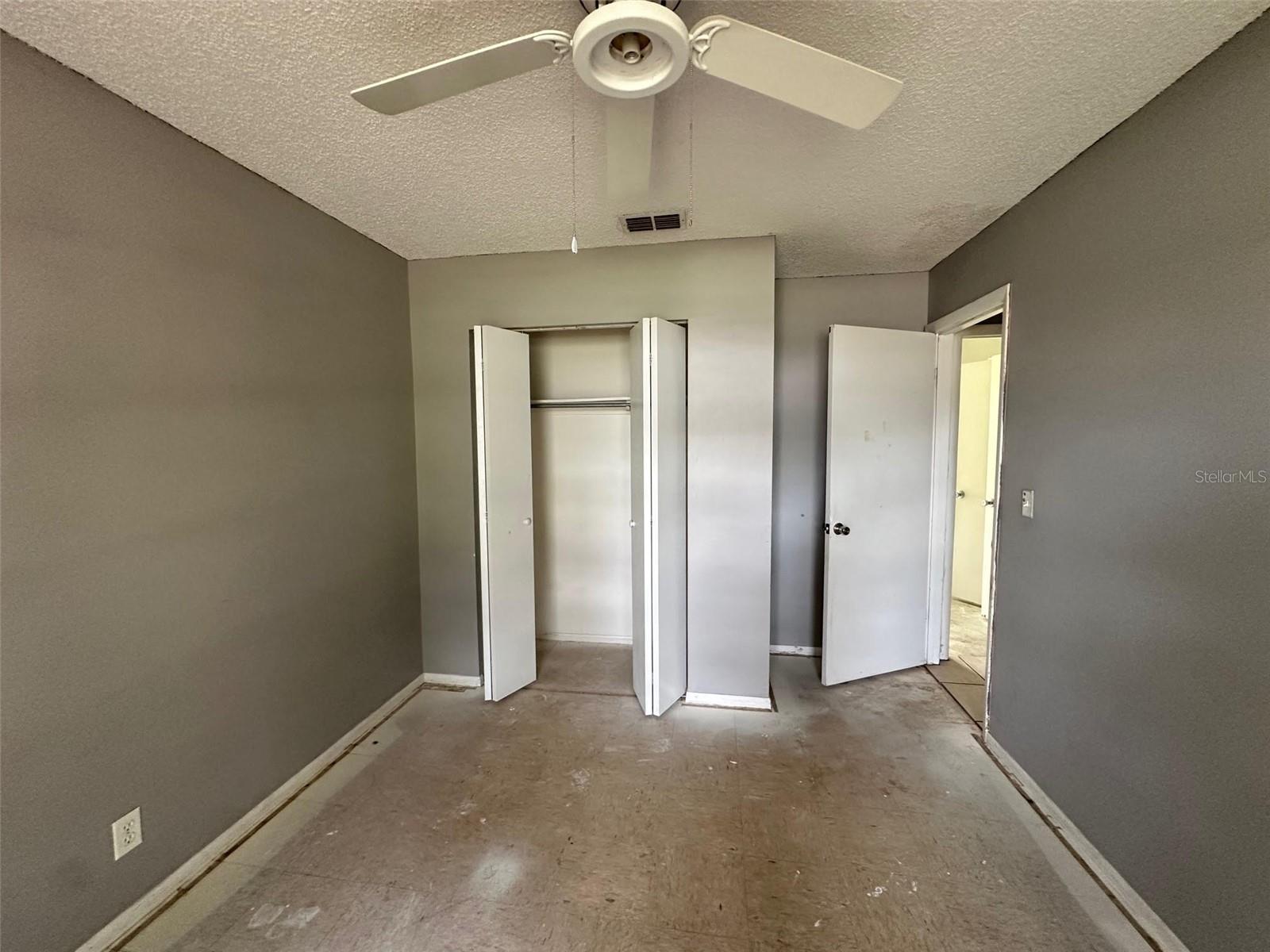 Image 35 of 45 For 27143 Wakefield Drive