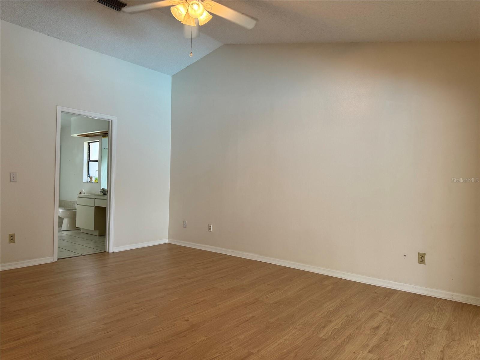 Image 18 of 24 For 3005 Starmount Drive