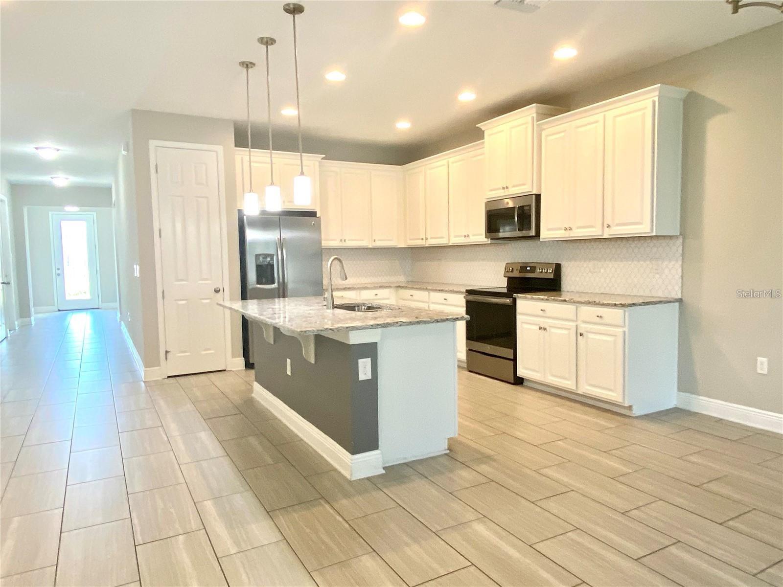 Image 3 of 22 For 8072 Lago Mist Way