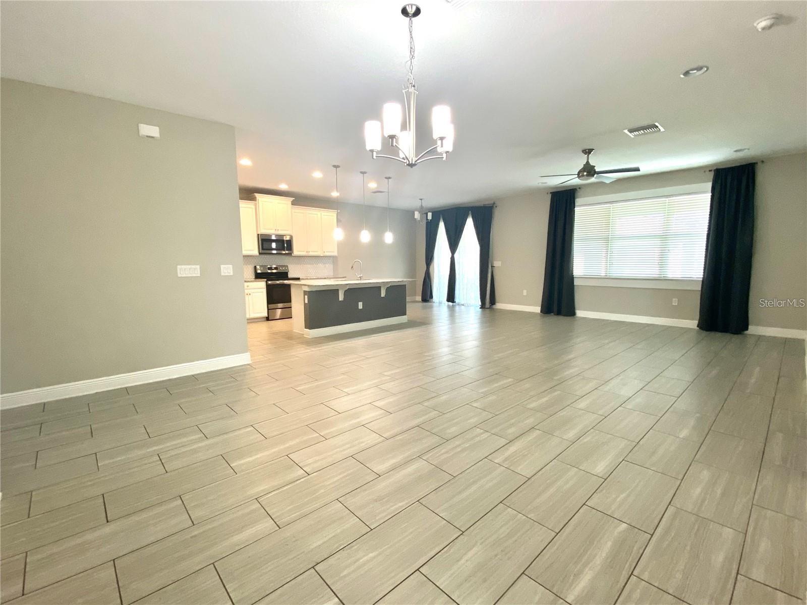 Image 7 of 22 For 8072 Lago Mist Way