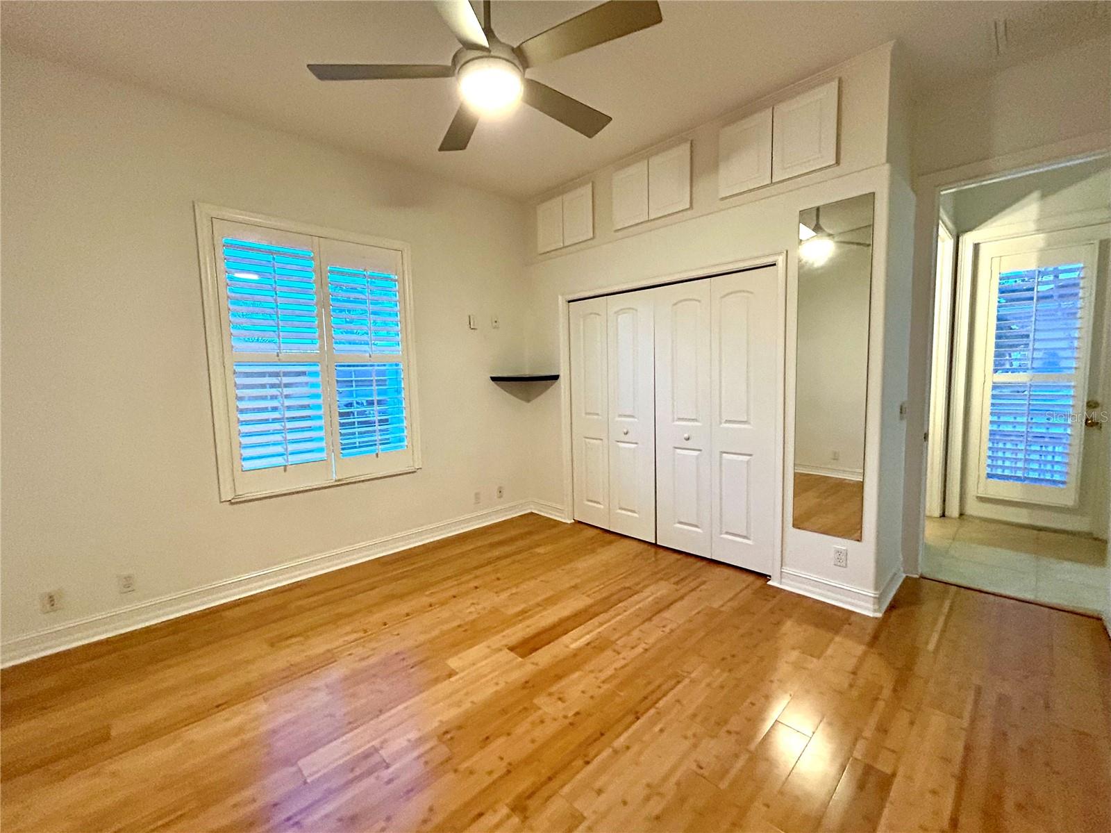 Image 21 of 37 For 1089 Cordova Boulevard Ne