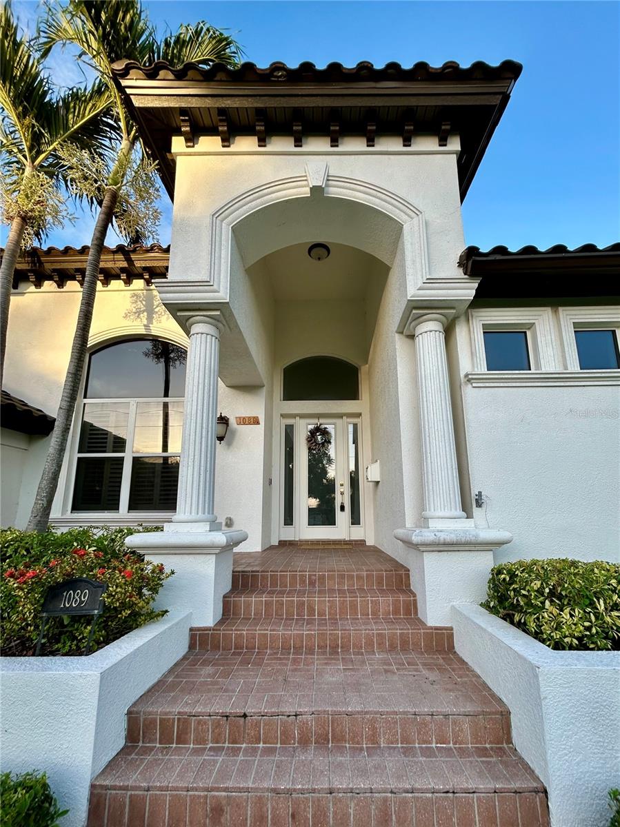Image 4 of 37 For 1089 Cordova Boulevard Ne