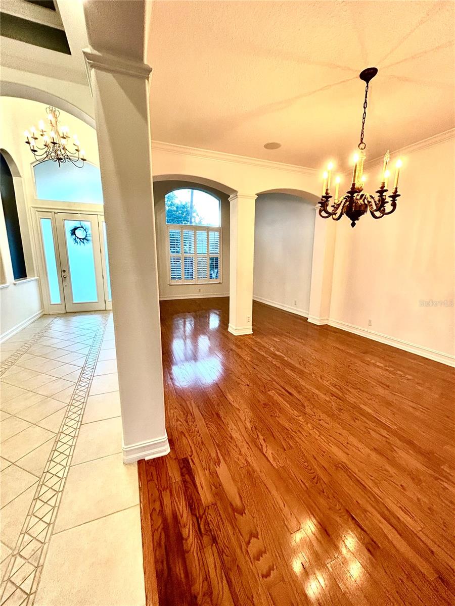 Image 6 of 37 For 1089 Cordova Boulevard Ne