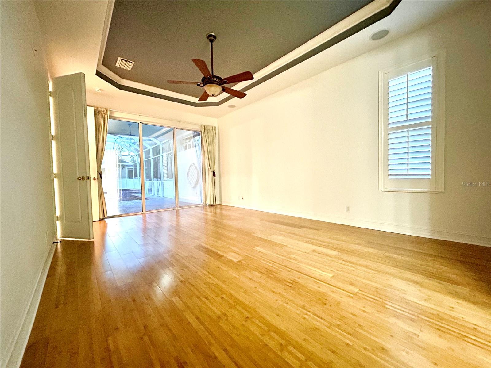 Image 7 of 37 For 1089 Cordova Boulevard Ne