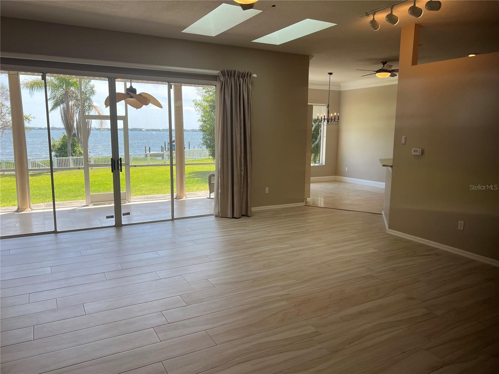 Image 11 of 46 For 2910 Philippe Parkway