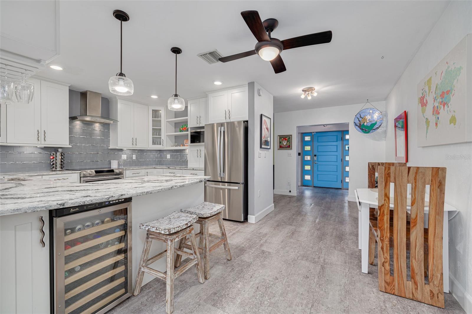 Listing photo id 8 for 2649 Tifton Street S