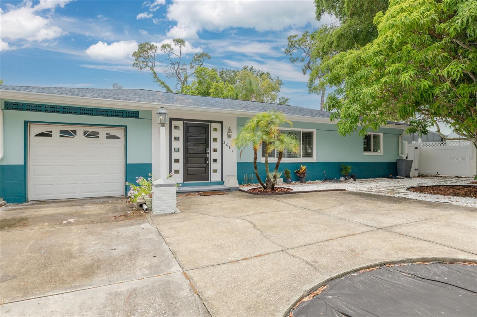 Listing photo id 0 for 2649 Tifton Street S