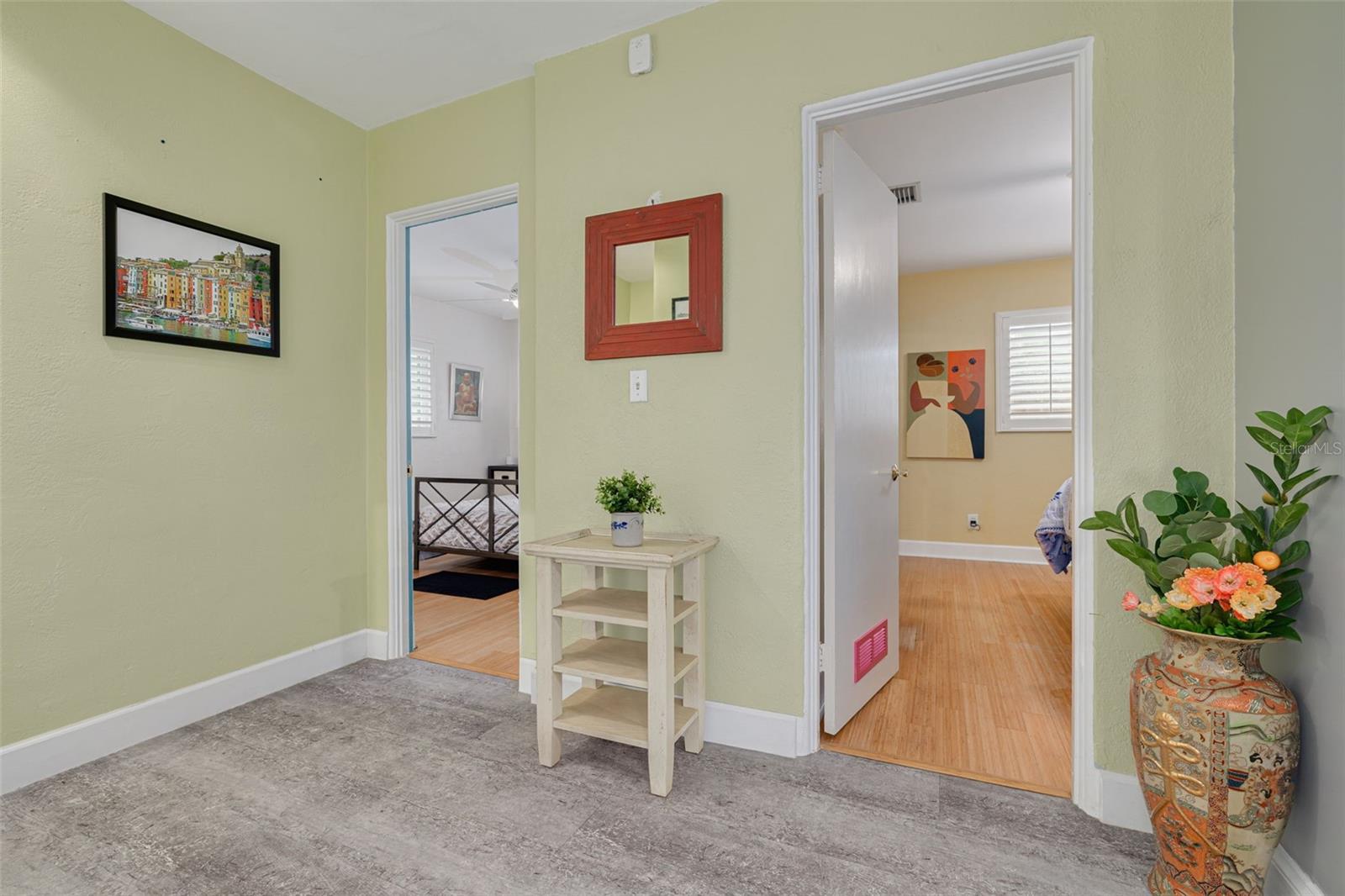Listing photo id 19 for 2649 Tifton Street S