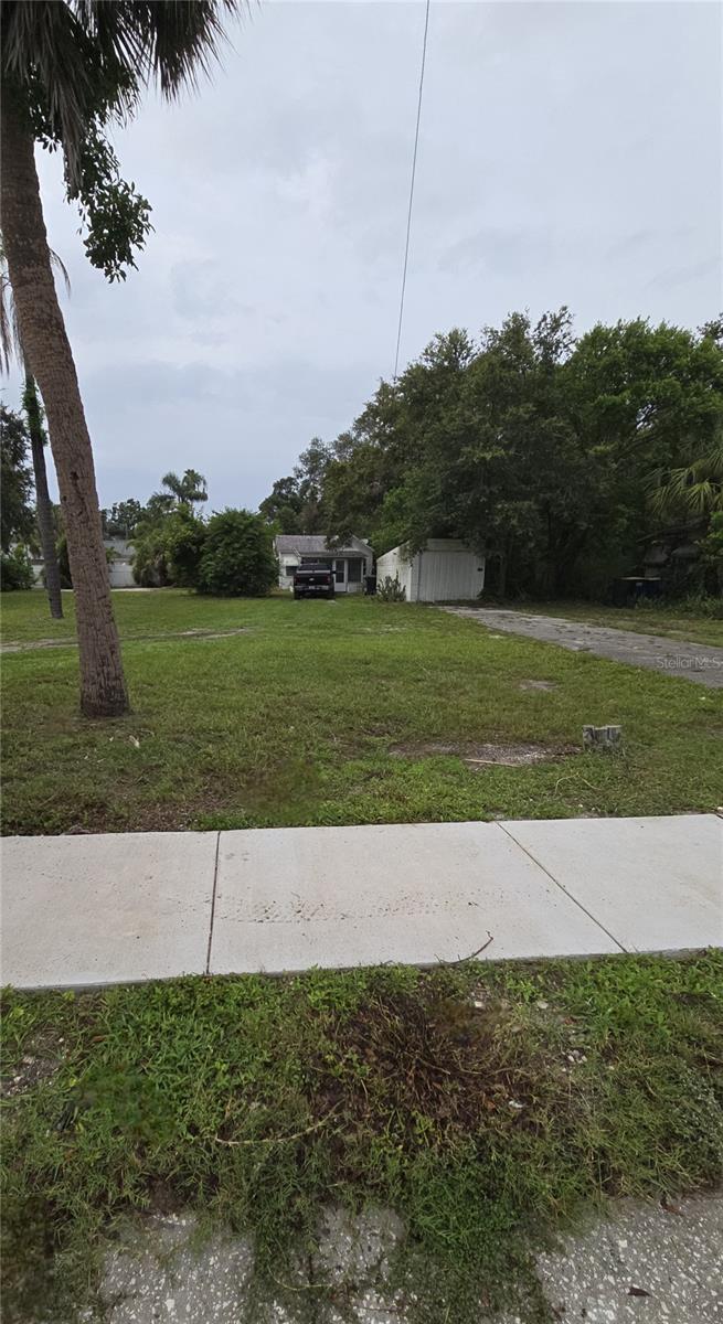 Image 3 of 4 For 512 Woodlawn Street