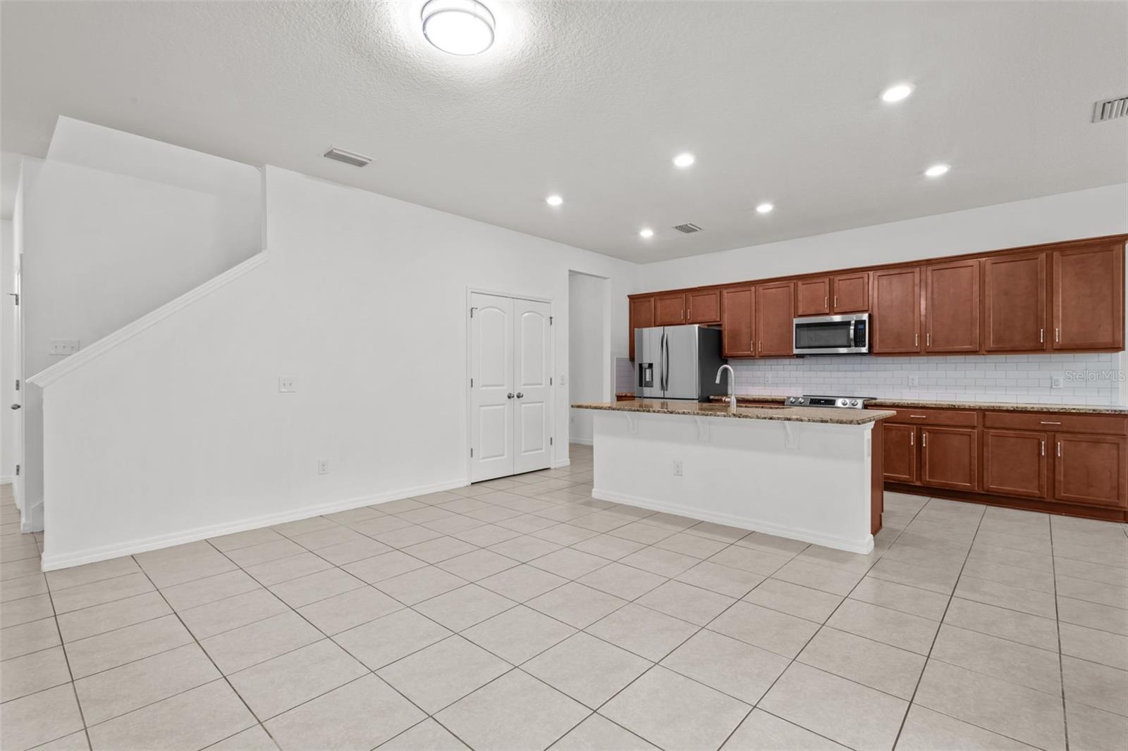Image 15 of 36 For 12124 Lake Boulevard