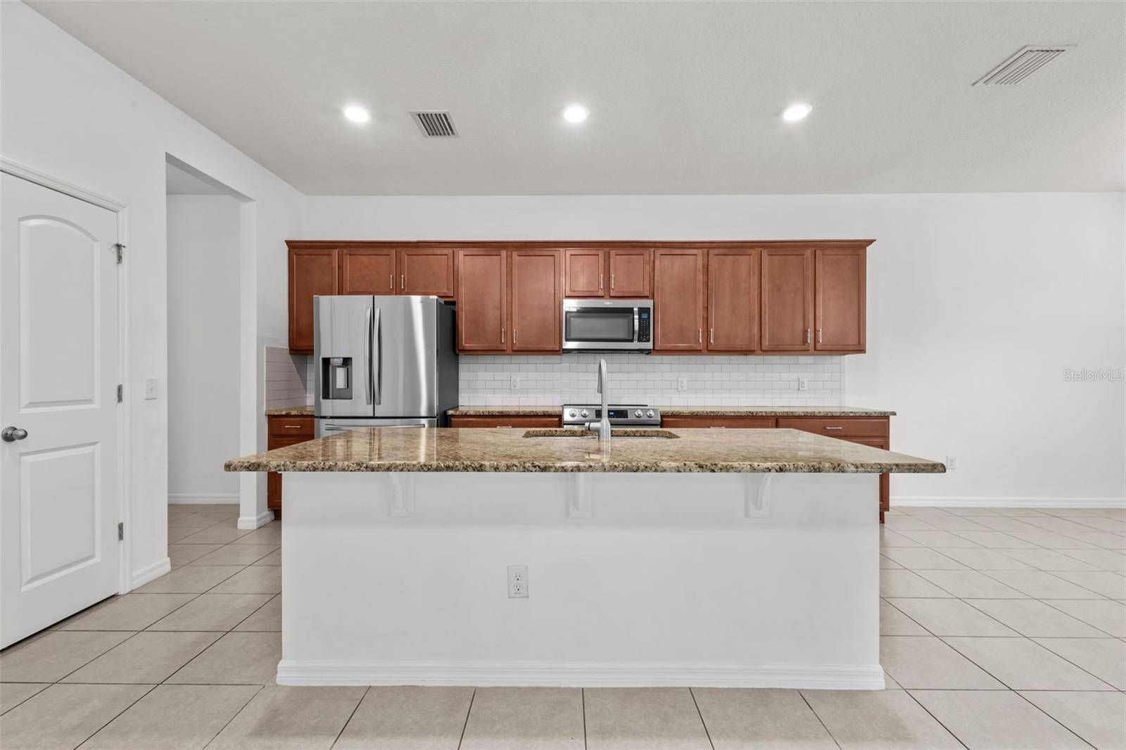 Image 16 of 36 For 12124 Lake Boulevard