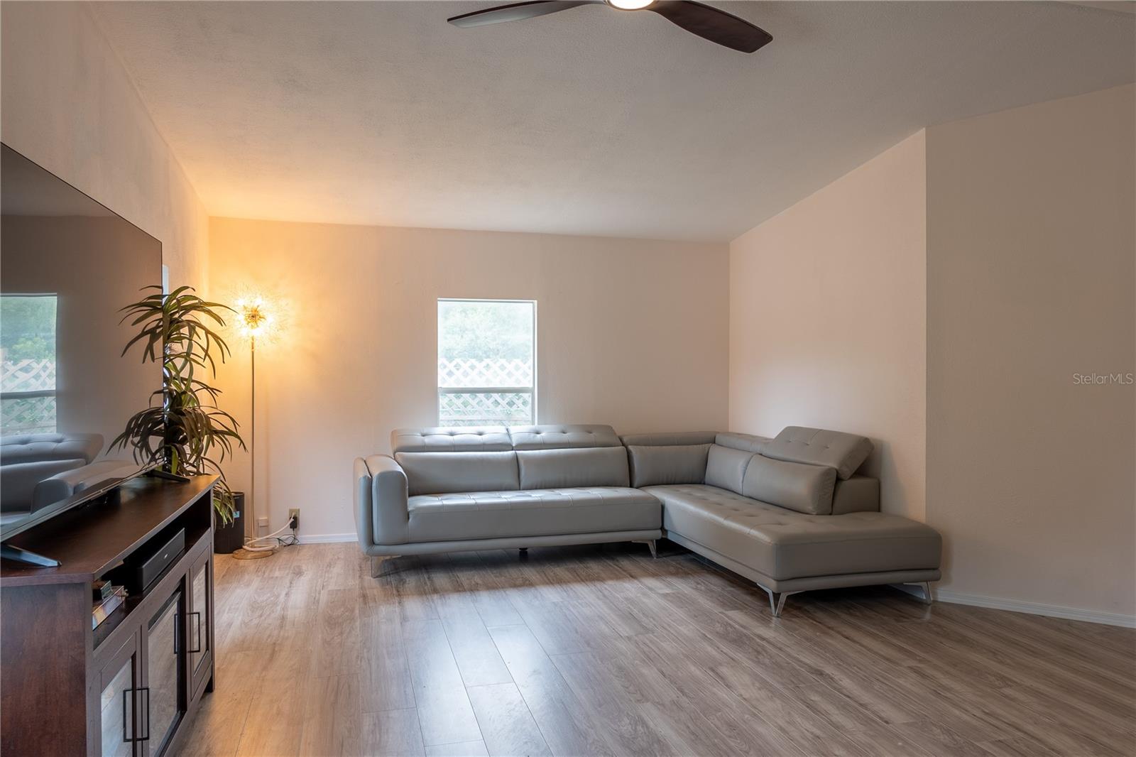 Image 3 of 44 For 1727 30th Street Se