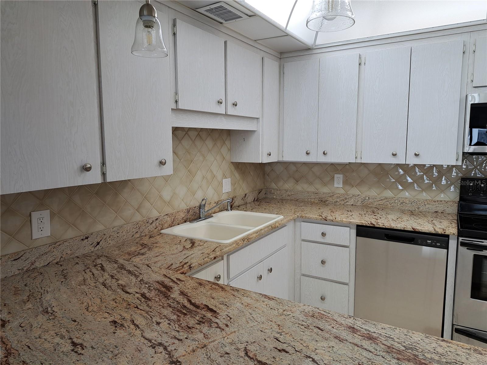 Image 23 of 25 For 6 Belleview Boulevard 304