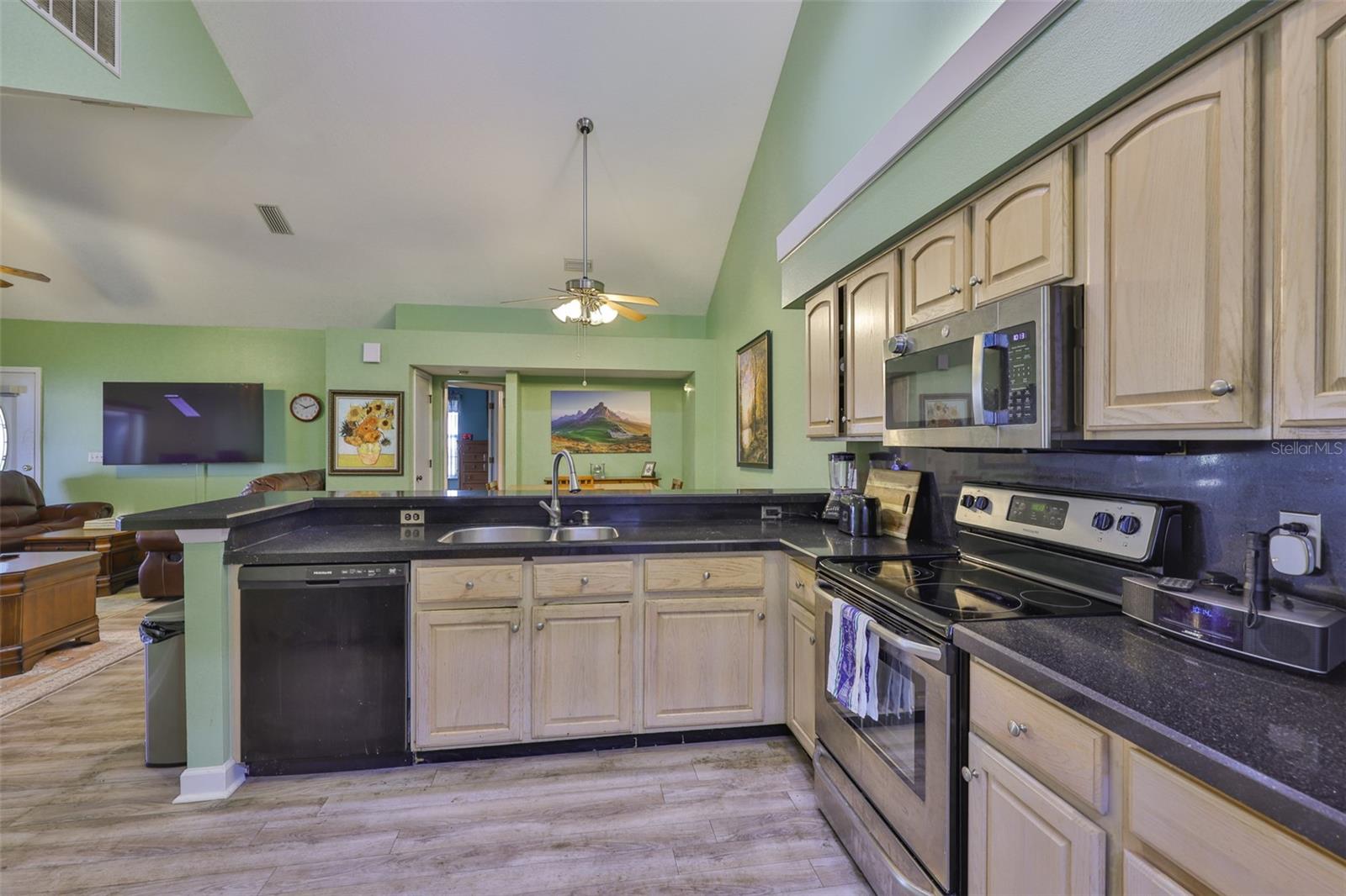 Image 32 of 40 For 1126 Golfview Woods Drive 1126