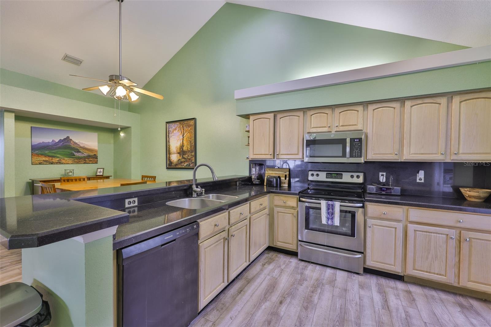Image 9 of 40 For 1126 Golfview Woods Drive 1126