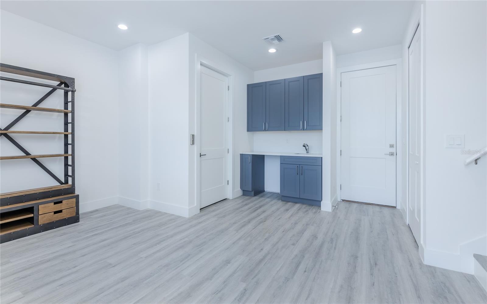 Image 7 of 42 For 5816 Shell Cove Drive 119