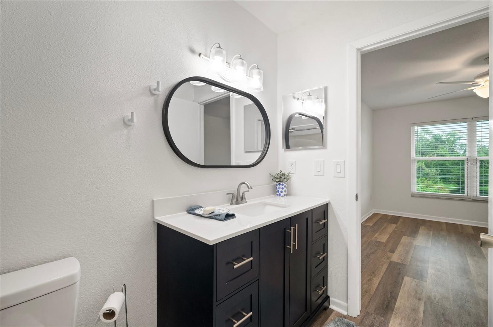 Image 12 of 24 For 4925 Myrtle Oak Drive 22