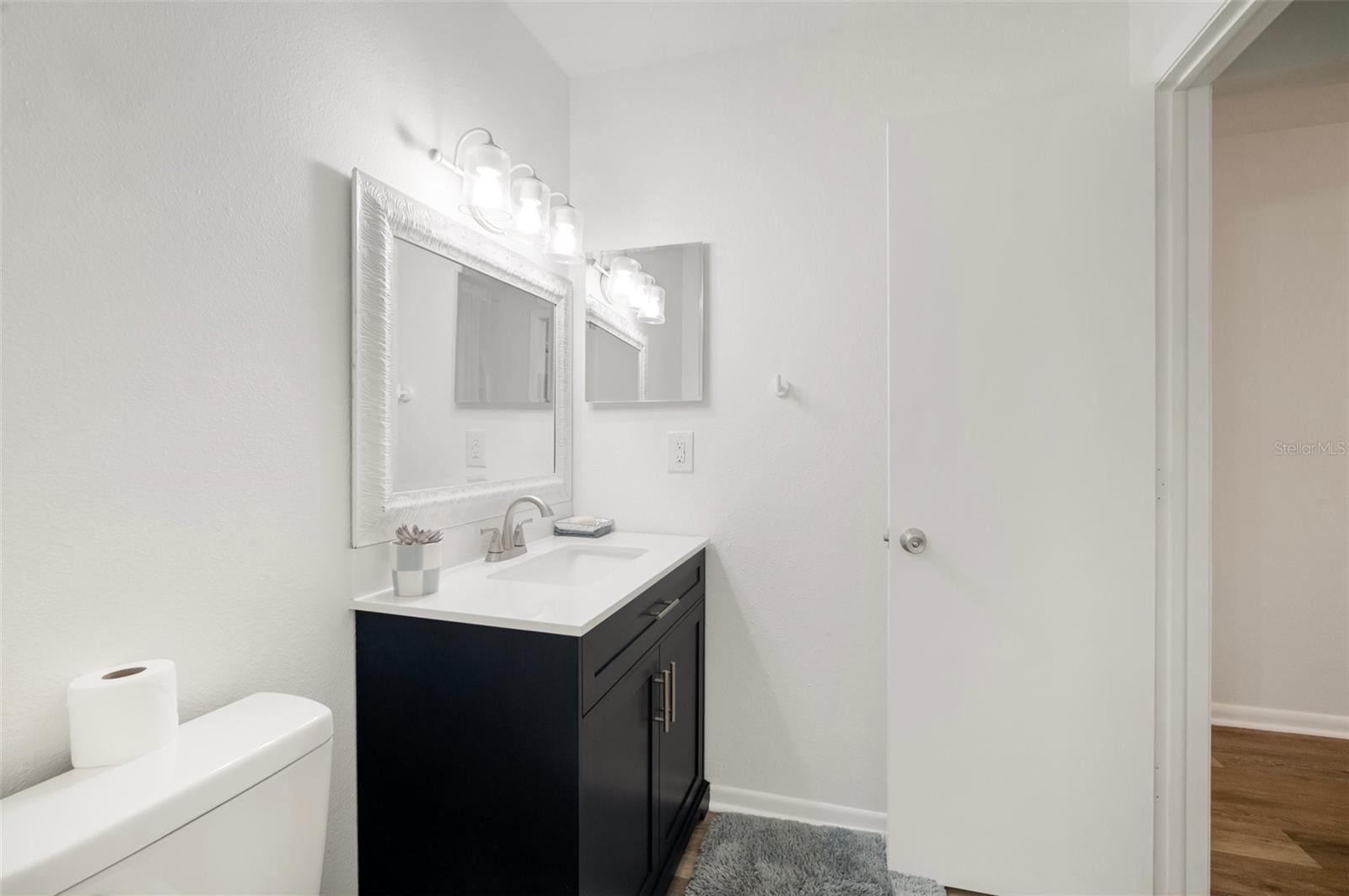Image 13 of 24 For 4925 Myrtle Oak Drive 22