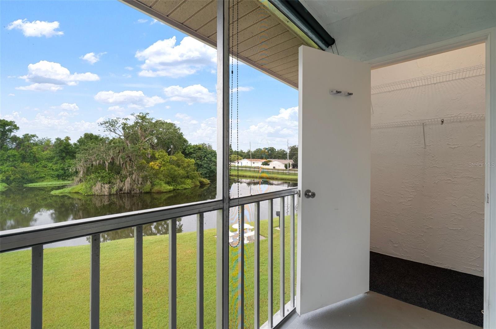 Image 18 of 24 For 4925 Myrtle Oak Drive 22