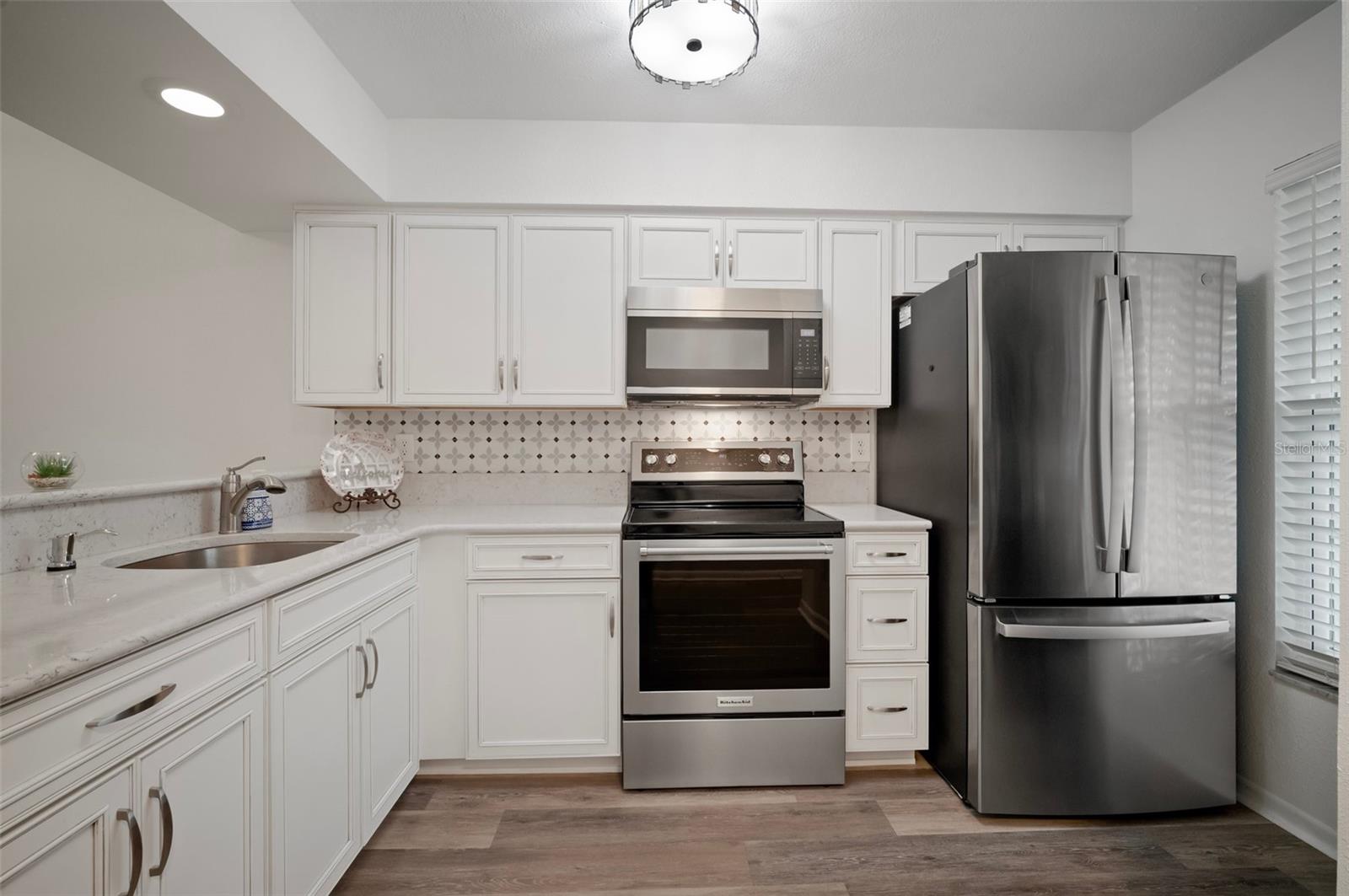 Image 3 of 24 For 4925 Myrtle Oak Drive 22