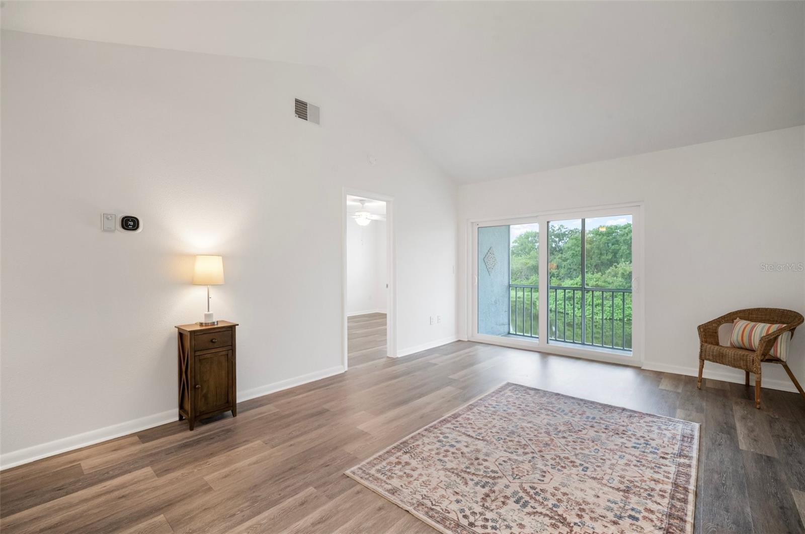 Image 6 of 24 For 4925 Myrtle Oak Drive 22